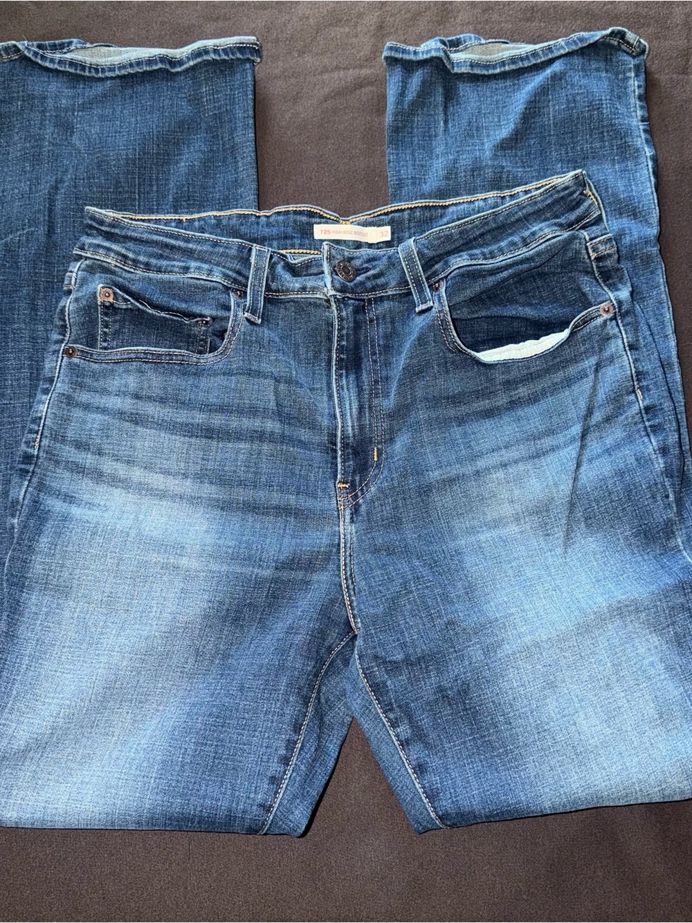 Levi Bootcut - Picture 2 of 3